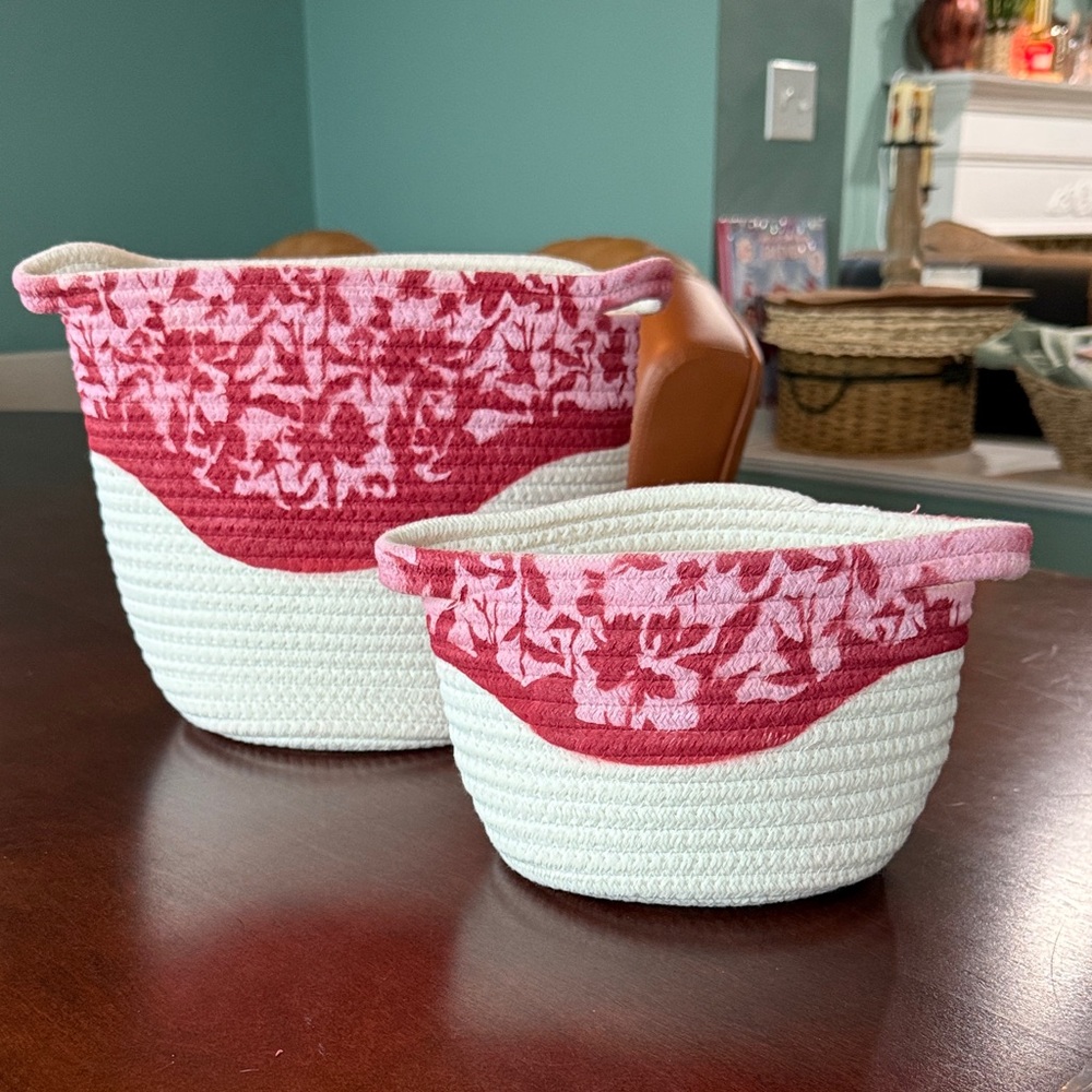 Summer & Rose Red and White Baskets
